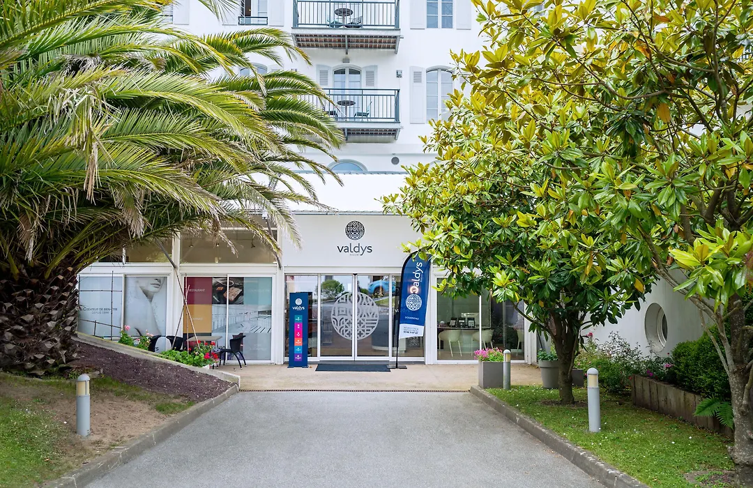 Hôtel L'Escale Marine Valdys Resort&SPA-1